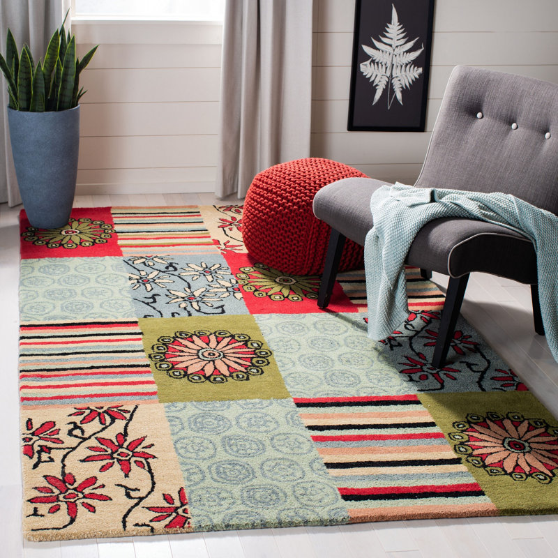 Soho Hand Tufted Wool And Viscose Floral Rug, Rectangle 5' x 8'