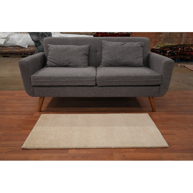 Luxueux tapis beige Gabbeh 2 x 4 pour espaces minimalistes élégants