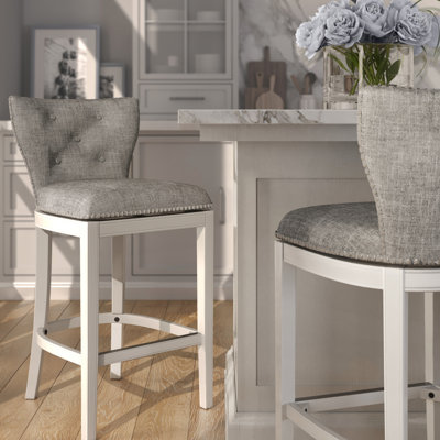 Tabouret de bar rembourré 31 po avec dossier, revêtement gris-blanc, conception à dossier, capacité de pivotement de 180 degrés, plaque de renfort de repose-pieds en métal, glissières de sécurité en plastique, disponible en 26 pouces