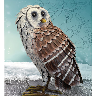 Statue de jardin en métal Barn Owl avec texture de plumes détaillée et finition multicolore résistante aux intempéries