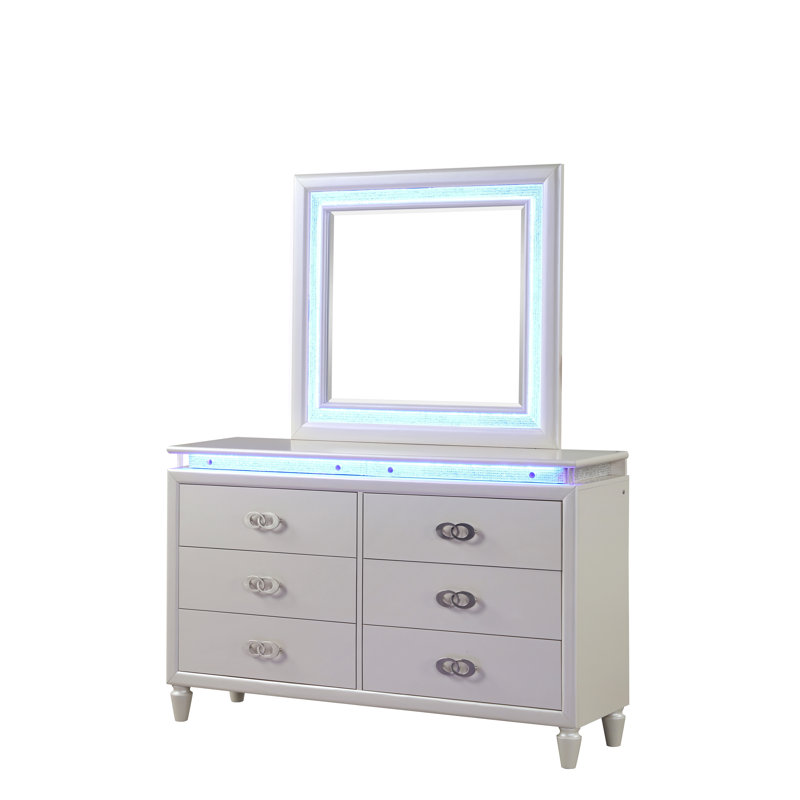 Commode blanc laiteux