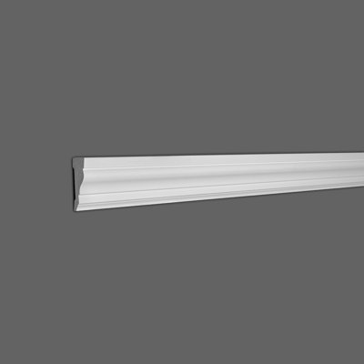 Base en plastique blanche de 2,5 po d'épaisseur x 0,6875 po de largeur x 96 po de longueur