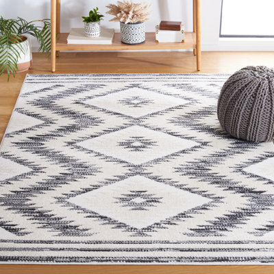 Delmontez 737 Area Rug In Ivory / Charcoal