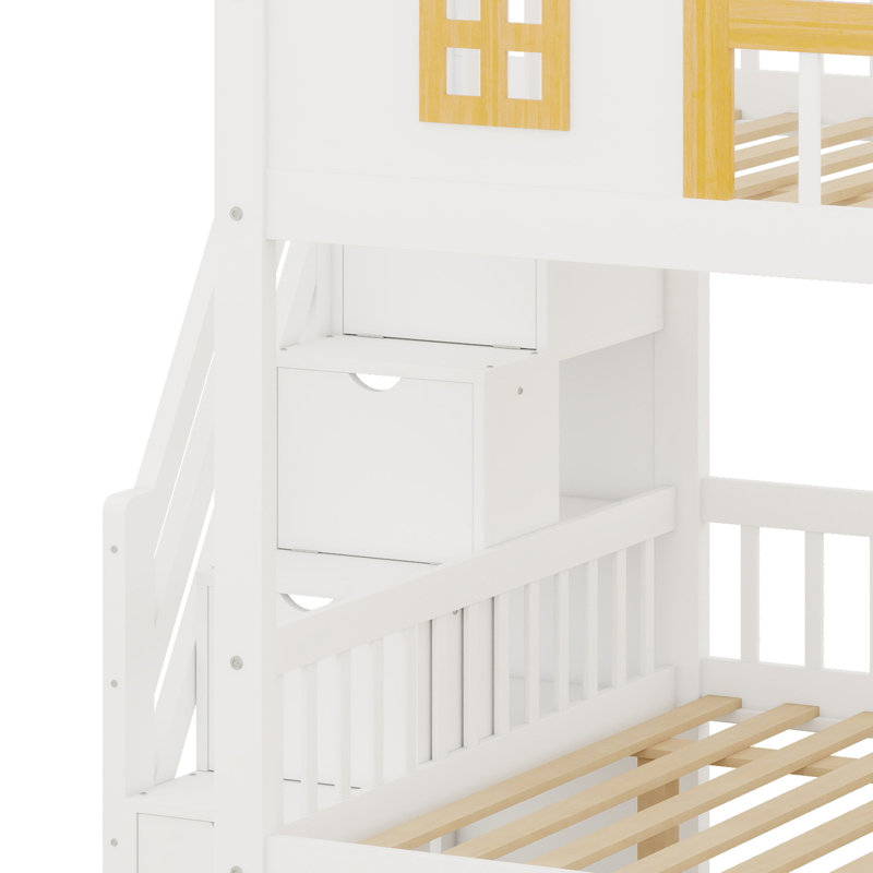 Lit superposé sur le toit avec fenêtre, escalier de rangement et lit gigogne House House