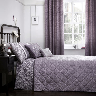 Contrast Leaf Print Bedspread