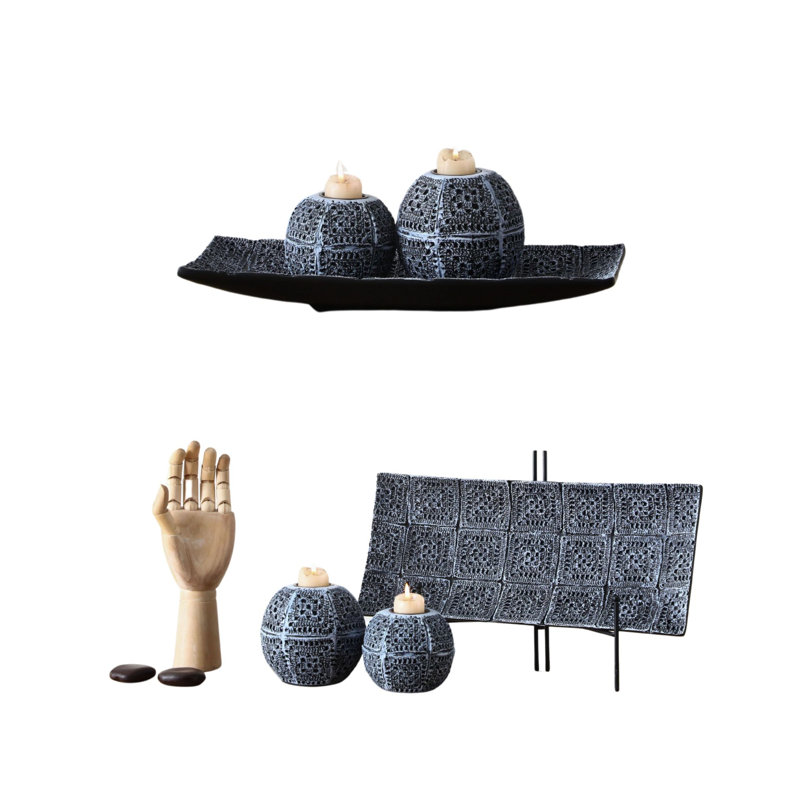 Ensemble de 3 bougeoirs matelassés en polyrésine des Fidji avec plateau décoratif, noir, 7" H x 2" W x 16" D