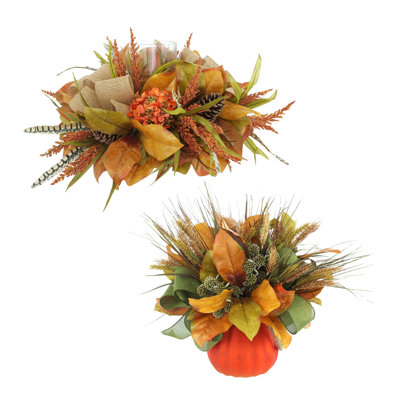 Ensemble traditionnel d'automne avec centre de table floral et bougeoir