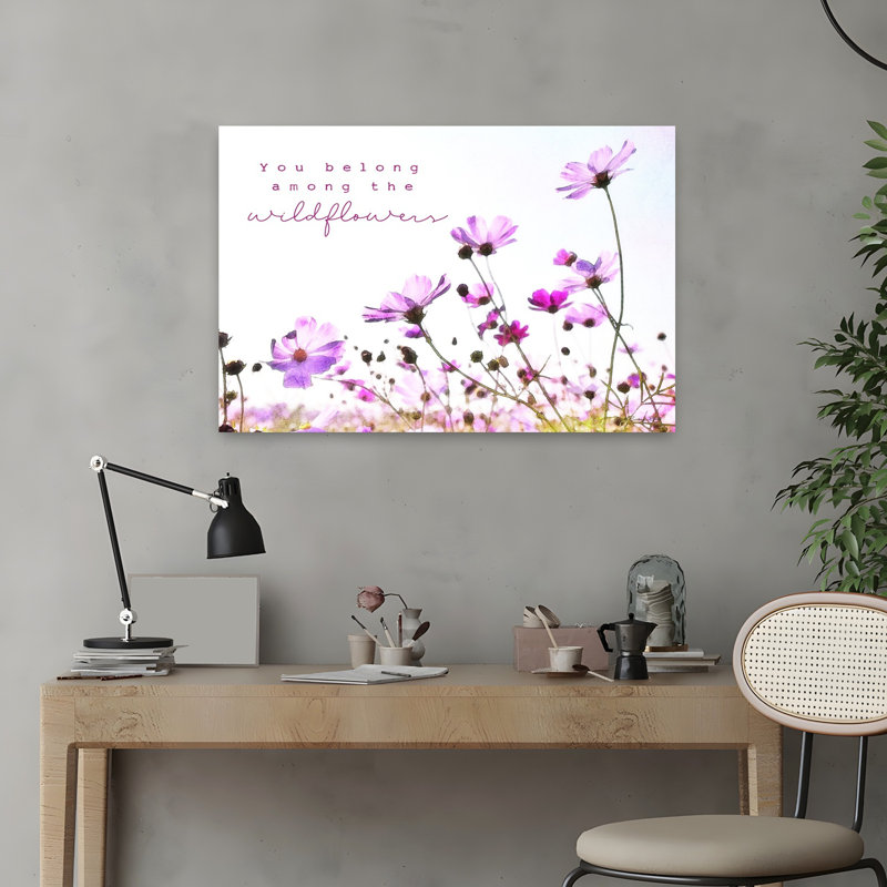 Fleur de printemps parmi les fleurs sauvages, H 16 po x l 24 po
