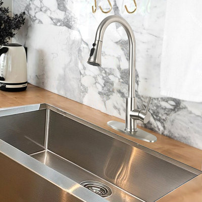 Pull-Down Kitchen Faucet - Single Hole Deck Mount With Stainless Steel Sprayer & Single Handle Control​