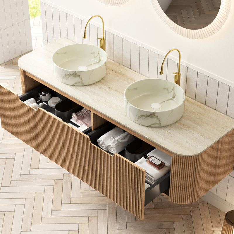 Meuble-lavabo mural de 152 cm (60 po) avec deux lavabos ronds en céramique blanche, aspect pierre frittée, fini naturel, préassemblé, dessus de toilette effet bois.