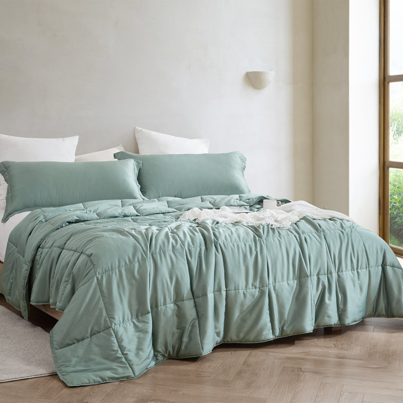 Coma Inducer Cool as a Cucumber Lightweight Oversized Comforter Set, Green, Queen Comforter + 2 Standard Shams