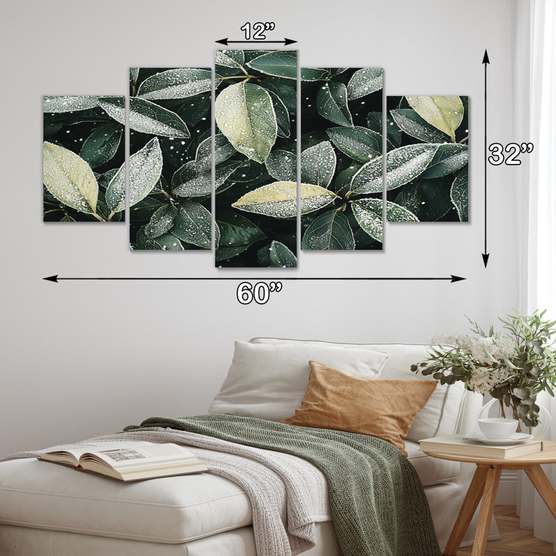 «Evergreen Leaves In Snow II» - art mural feuilles