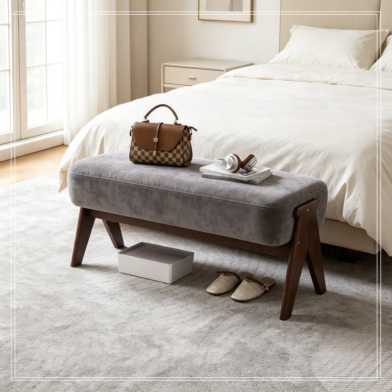 Chenille Lakehurst avec pieds en bois robuste, Gris