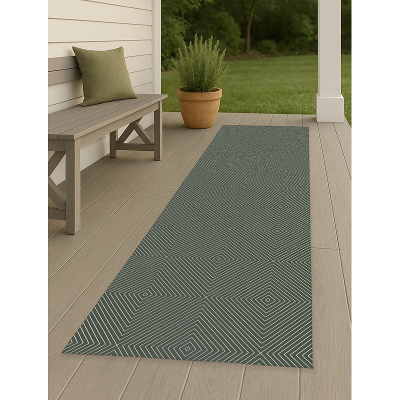Eye Chev Non-Slip Outdoor Rug, Runner 2'6" x 8'