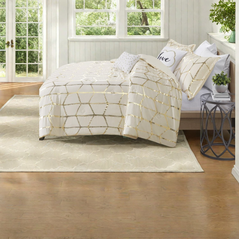 Luxurious 5-piece Bedding Sets, 100% Polyester, Contemporary Design For Modern Bedrooms