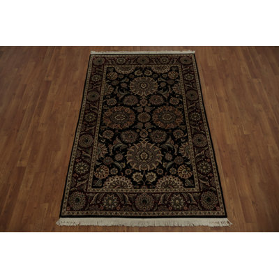 Richly Textured Agra Oriental Rug 4x6 with Stylish Border Designs