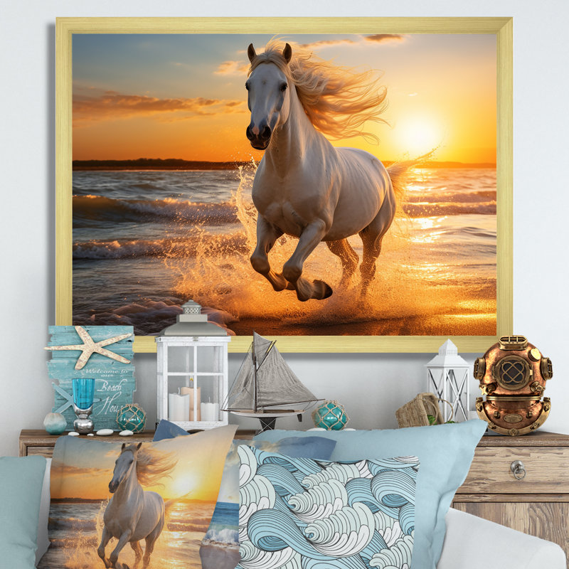 Cheval sauvage qui court sur la plage 1 - Reproduction encadrée de plage côtière, H 24 po x l 32 po x P 1 po