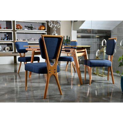 Ensemble repas pour quatre personnes