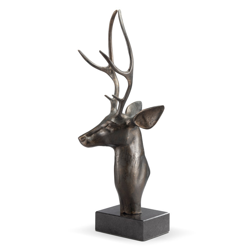 Buste de cerf sur la base