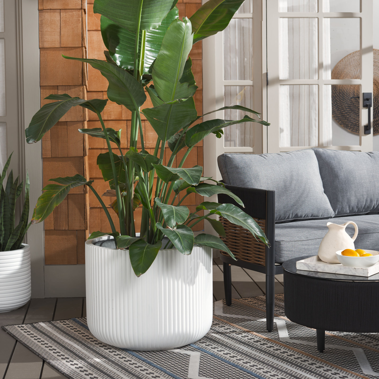 Milano 23" Pot Planter, White