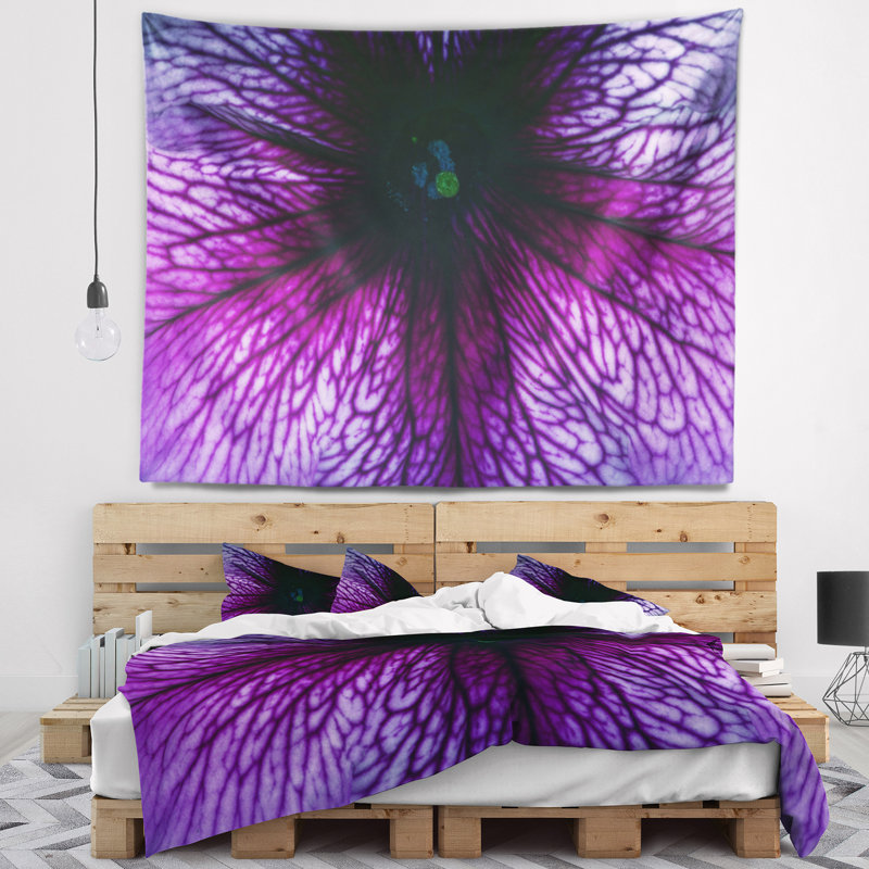 Tapisserie abstraite à motif floral mauve, H 32 po x l 39 po