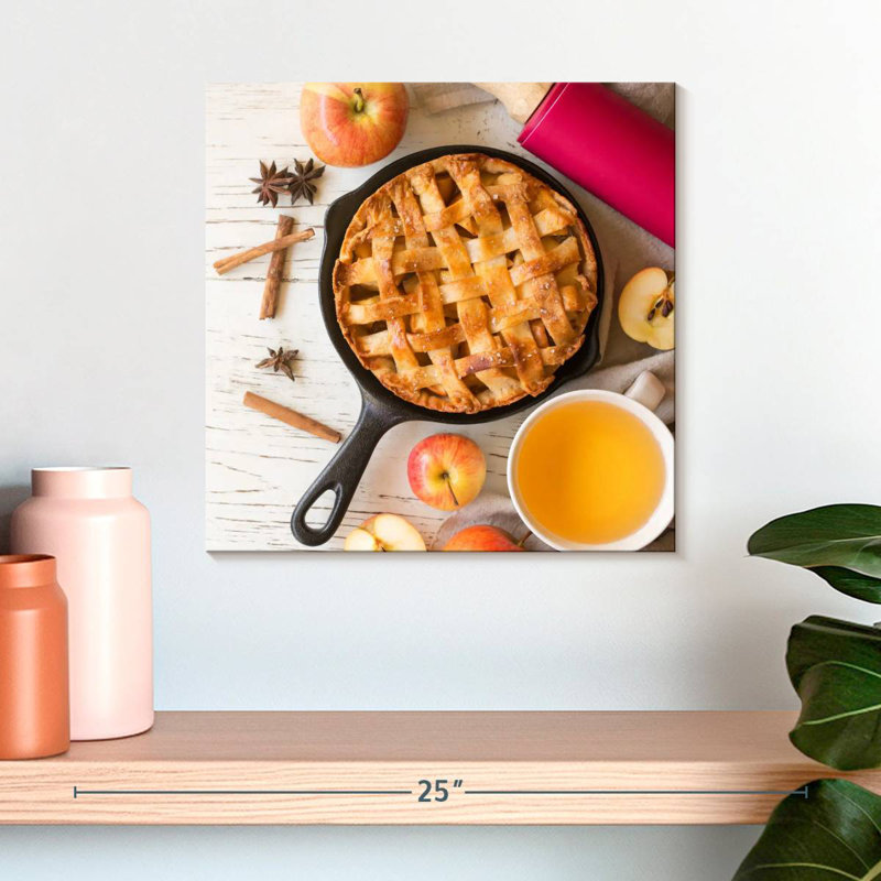 Yarlin Apple Pie, 16" H x 16" W
