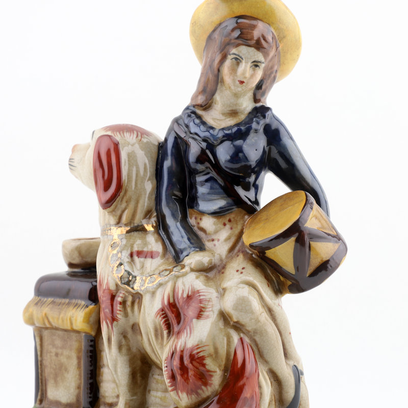 Figurines & Sculptures