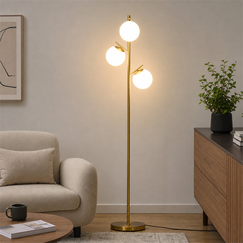 Lampe sur pied moderne à trois lampes en forme d'arbre doré - Abat-jour sphérique créatif - Idéal pour les salons, les chambres et les bureaux - Éclairage luxueux