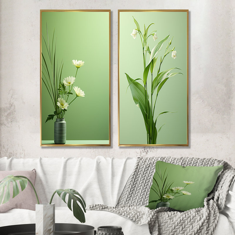 «Simplistic Flora Petal Bliss - Flowers», ensemble de 2 reproductions d'art sur toile, Cadre flottant doré, H 28 po x l 25 po