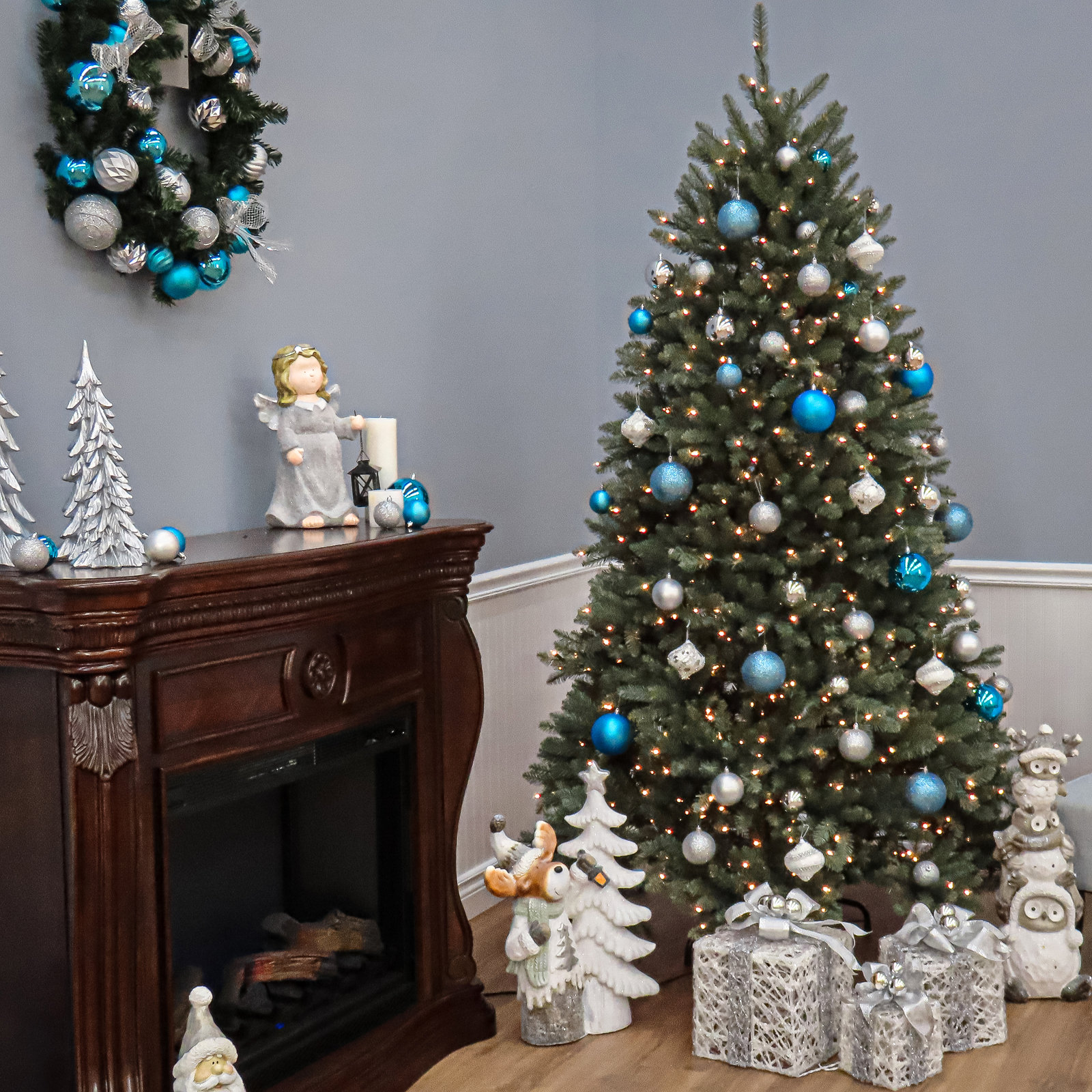 Pre-Lit Balsam Fir Christmas Tree, 90