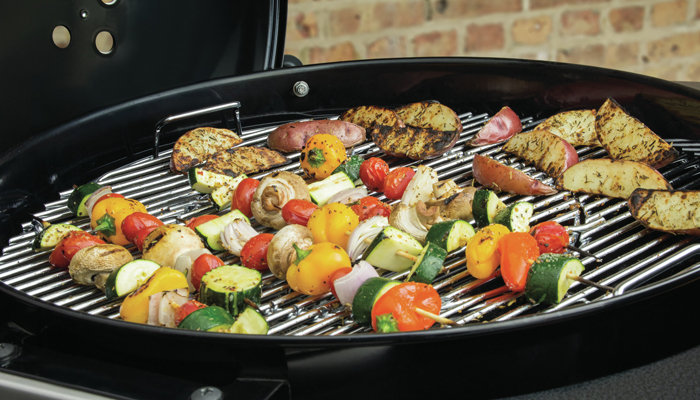 saftige spieße auf dem grill