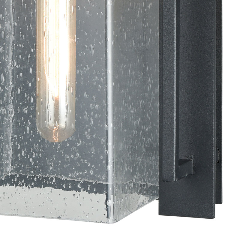 Applique murale d'extérieur 1 lumière de 17 po de hauteur Overton - Noir mat, H 17 po x l 9 po x P 7 po