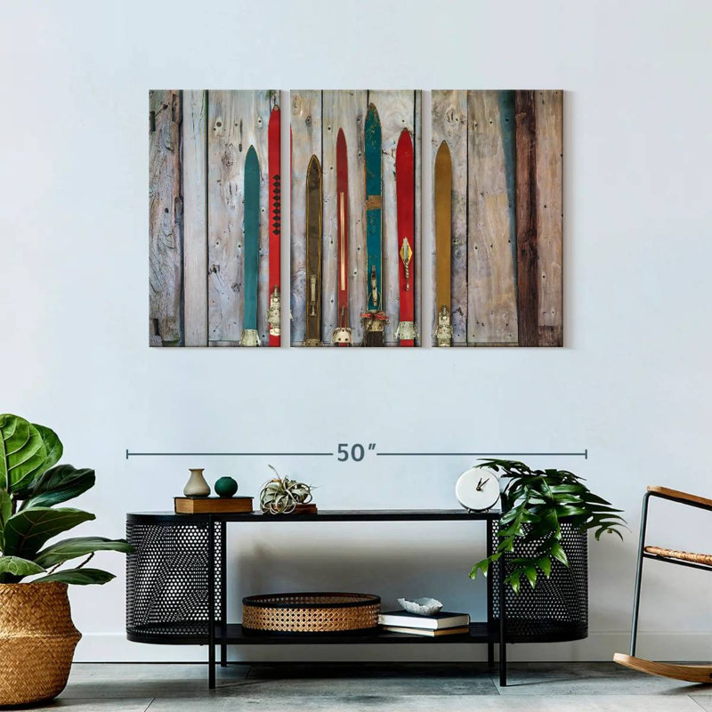 «Colorful Rustic Skis», reproduction d'art sur toile, H 28 po x l 45 po x P 1,25 po