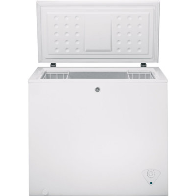 GE 7.0 Cu. Ft. Manual Defrost Chest Freezer