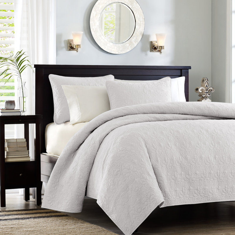 Full/Queen Reversible Quilt In White - Ideal For Summer & Winter 3 With Stitch Pattern Comfortable Pre-Washed Cotton Filling Comes 2 Shams Seasonal Difference Bedding Quilting 3 Piece