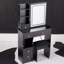 Petit meuble-lavabo de 29,2 po avec tabouret de bureau et tabouret rembourré à gauche 29,2 po, grande commande tactile, interrupteur tricolore, miroir à luminosité réglable, rangement à grande capacité, convient aux petits espaces