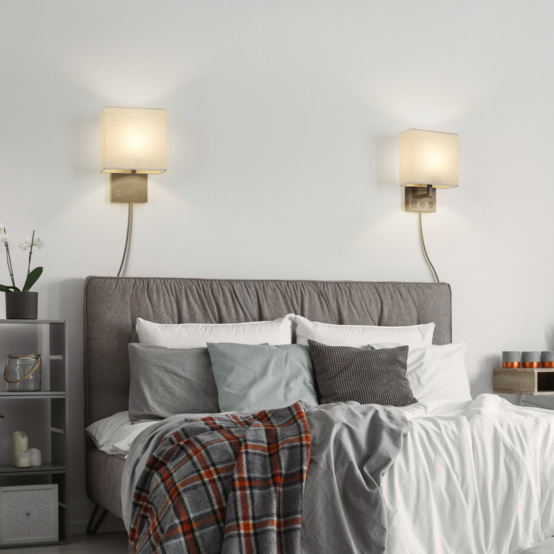 Wallchiere, Black, Cream