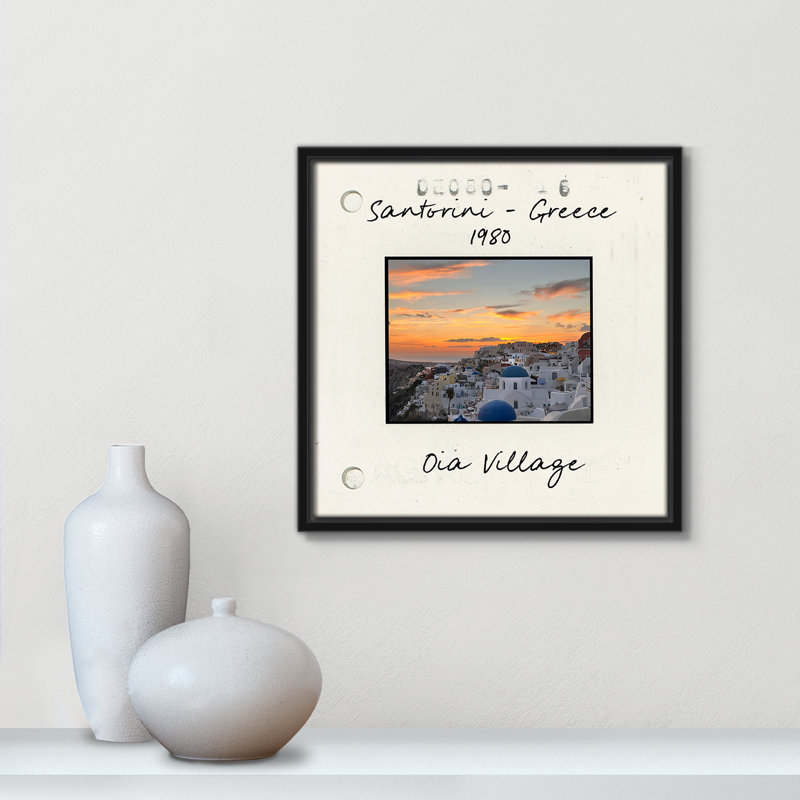 Santorin, Grèce - reproduction du village d'Oia par Susan Jill, Black Floater Framed Canvas, 13.5" H x 13.5" W x 2" D