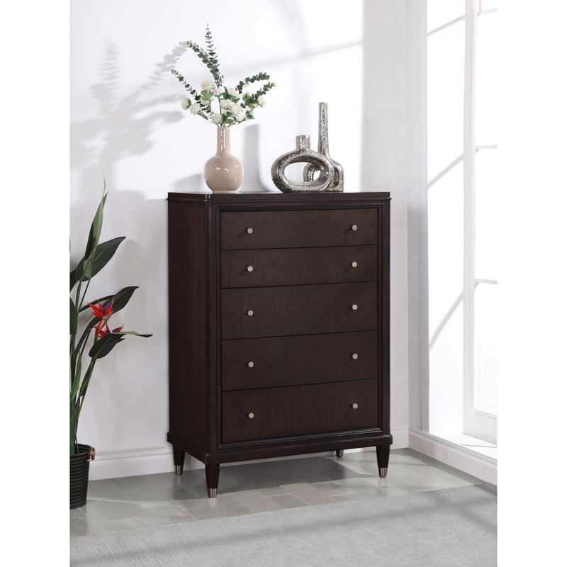 Commode brune à 5 tiroirs