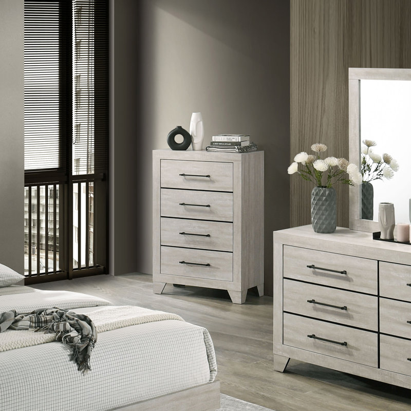 Jun 4-Drawer Chest