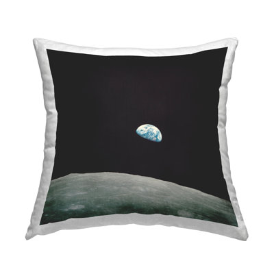 Conception de coussin décoratif First Earth Rise Astronomie par Wild Apple Portfolio