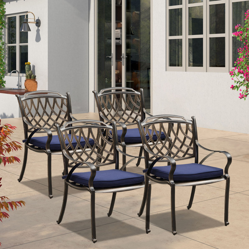 Chaise de salle à manger d'extérieur en métal avec coussin Arelli, Bleu marine