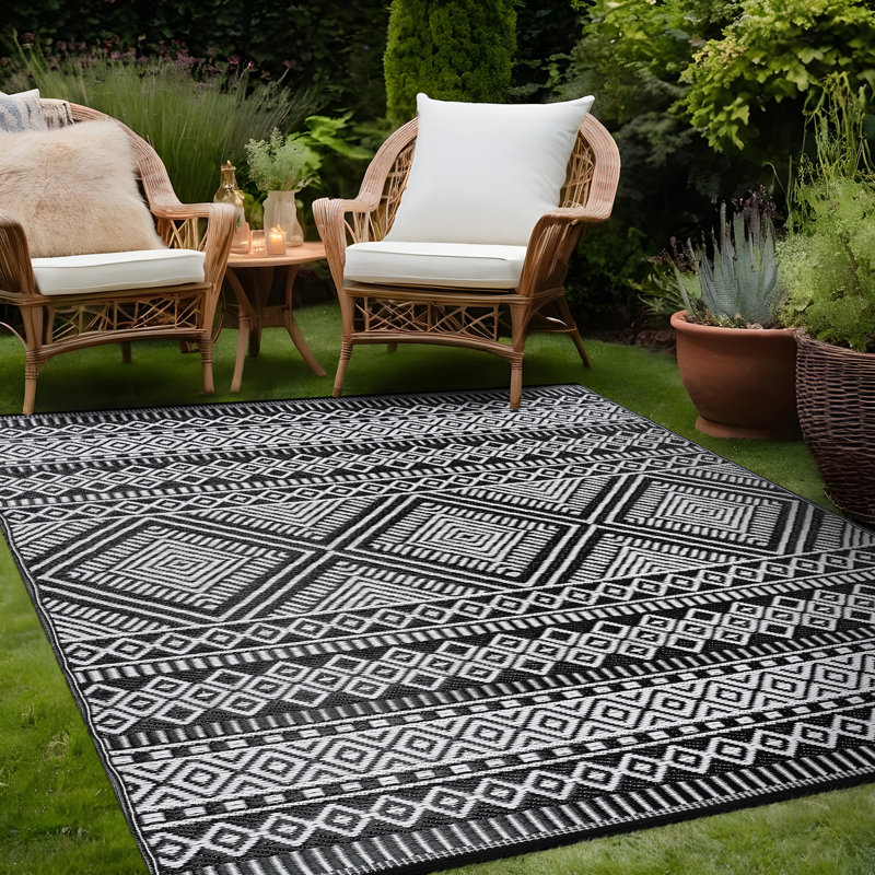 Rectangle Aldo Machine Made Polypropylene Area Rug in Black/White, Rectangle  5'10" x 8'10"