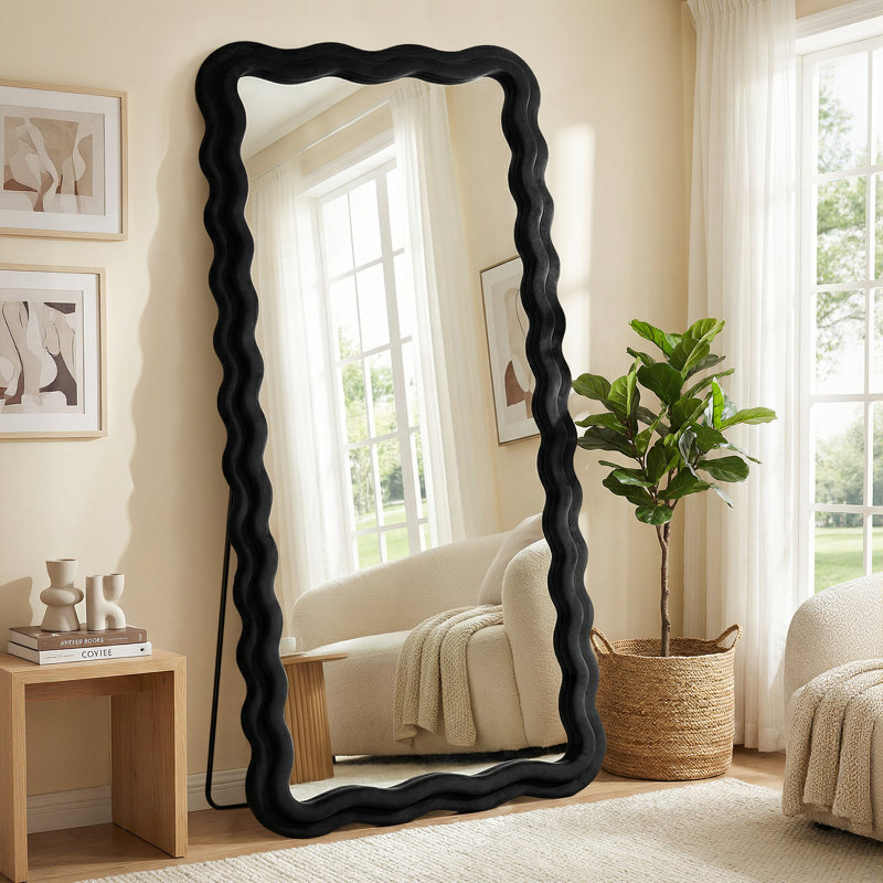 Miroir irrégulier pleine longueur ondulé avec cadre enveloppé de flanelle, 81 po x 41 po, Noir