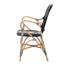 Chaise de salle à manger moderne moderne en rotin et tissage bicolore avec accoudoirs ergonomiques pour une assise confortable (seulement chaise)