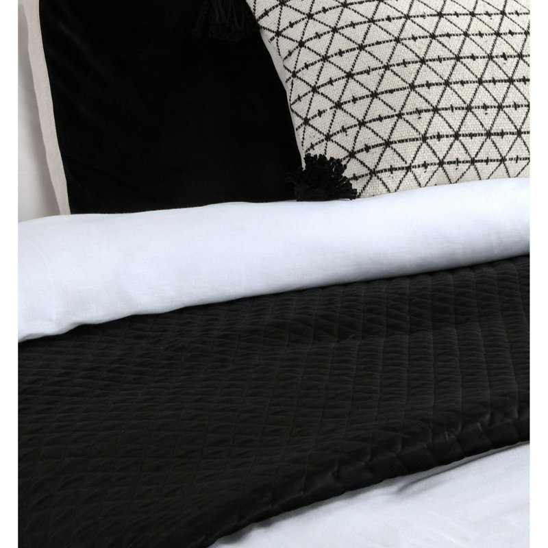 Winthrop Quilt, Queen Quilt, Black