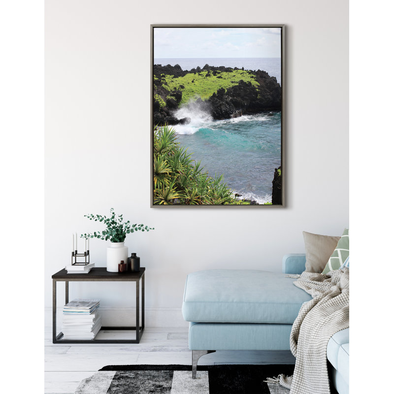 Impression sur toile encadrée Maui Black Sand Swell par Rachel Bolgov