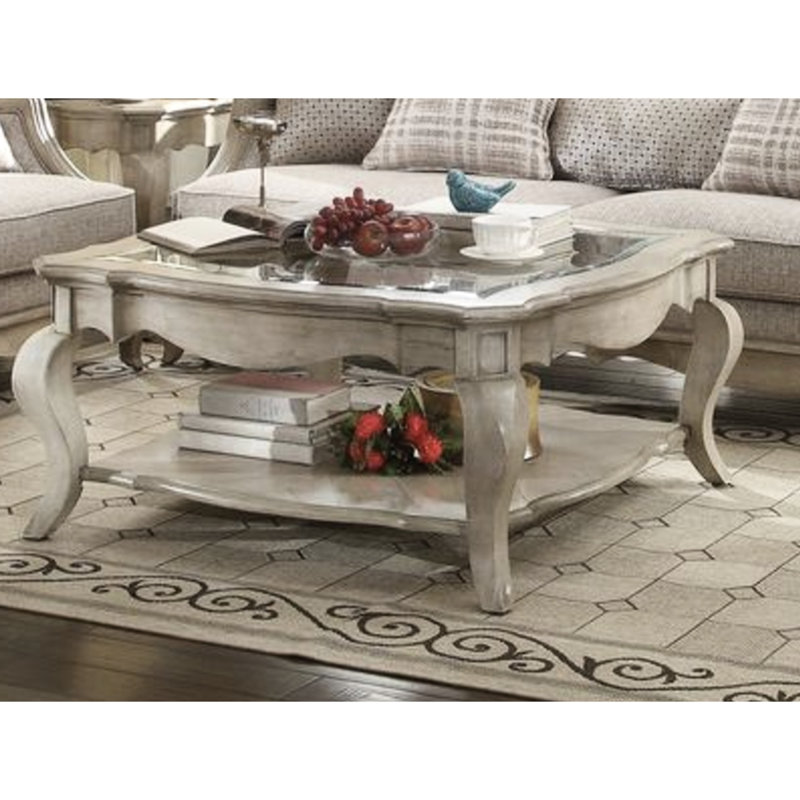 Table basse rectangulaire au fini taupe antique avec verre transparent de 5 mm, cadre festonné, pieds et rangement supplémentaire, 42 po x 42 po x 18 po, finition en verre de 100 lb, bord biseauté, motif en bois,