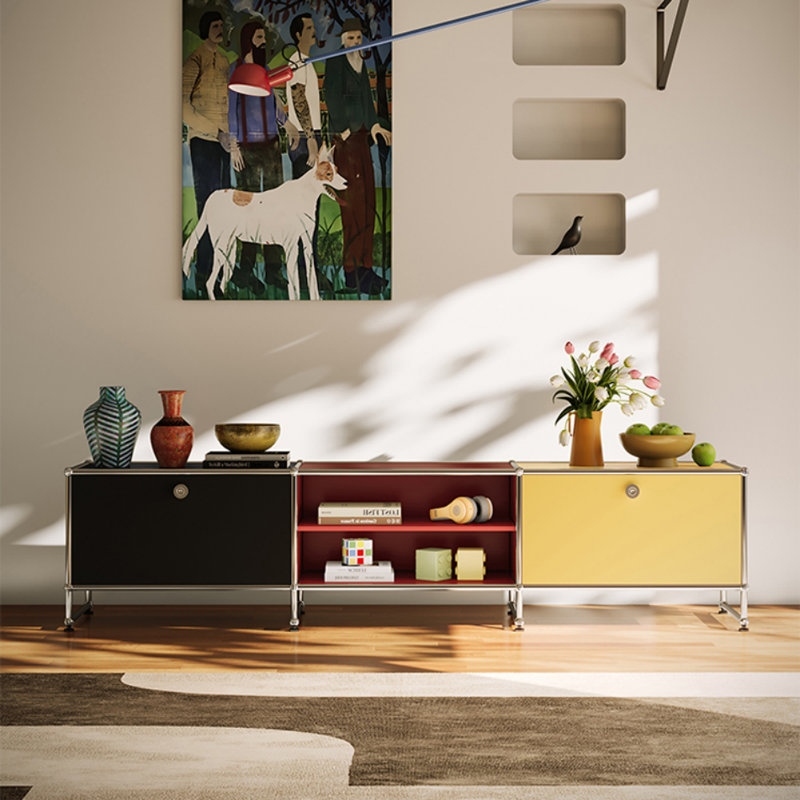 Janiesha, Black/Red/Yellow