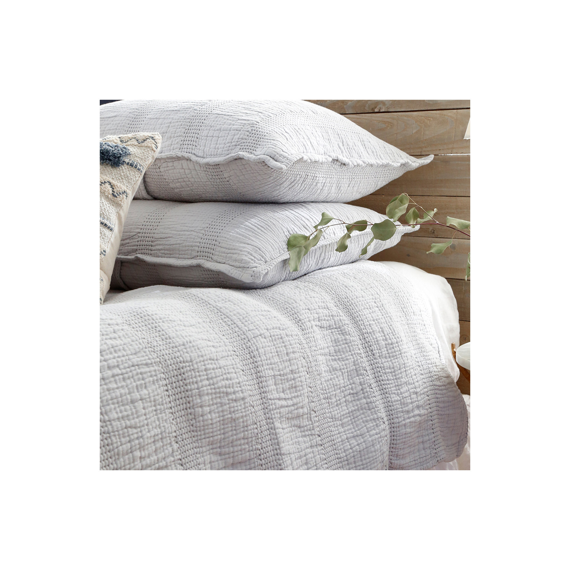 Nantucket Gray/White/Midnight Linen Piece Sham, Gray, Euro